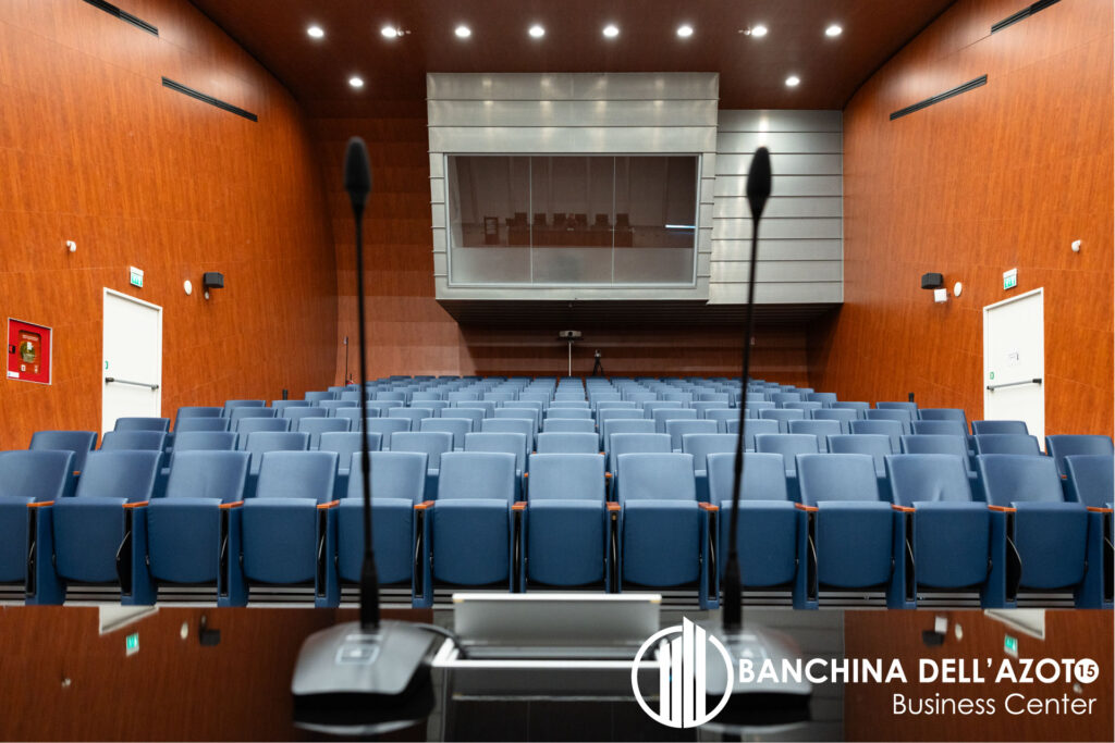 Vista salla console della sala congressi professionale